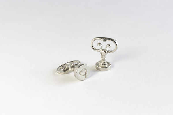 Scroll Handle Swirly Alphabet: Scroll Handle Swirly Font D