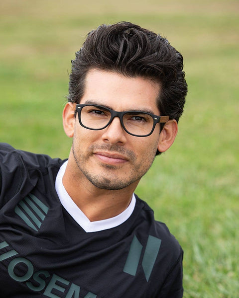 Shaw- Matte Black / Walnut Wood + Blue Light Lens: 2.50